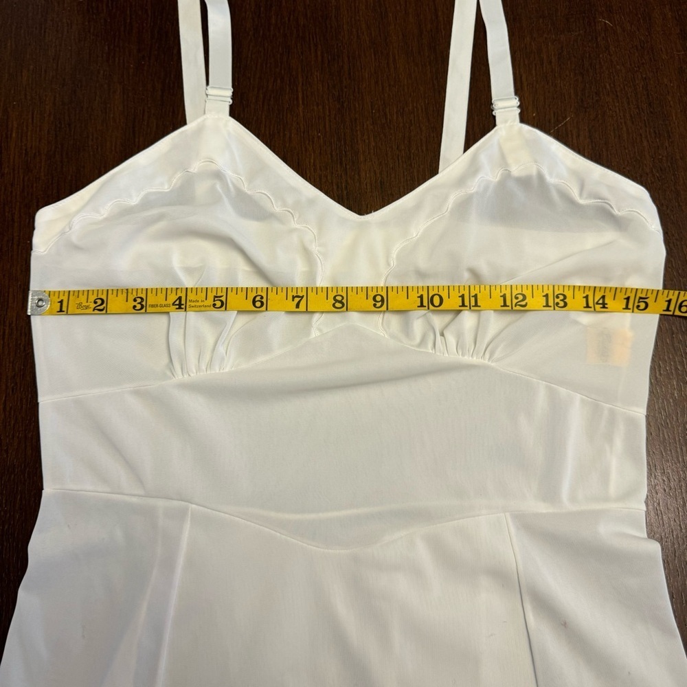 1960’s Vintage adjustable Slip Size 36 Average - Picture 9 of 11